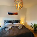 Schoenes Apartment - Netflix-Nespresso